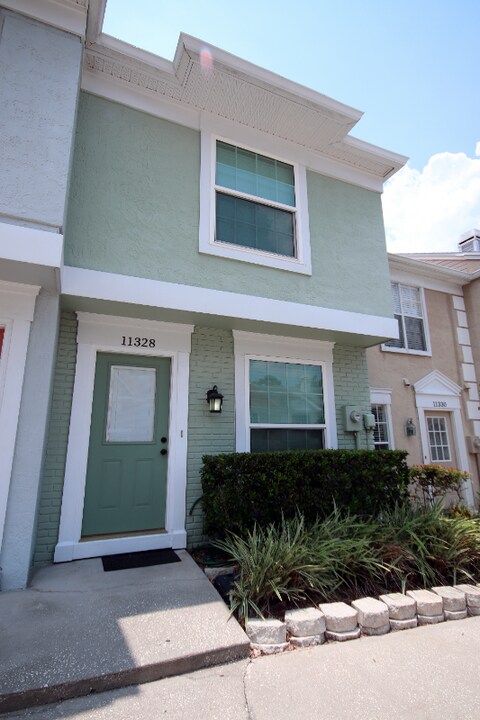 11328 Stratton Park Dr in Temple Terrace, FL - Building Photo