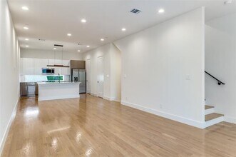 4517 Munger Ave in Dallas, TX - Building Photo - Building Photo