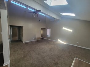 3441 Royal Wood Rd in Lexington, KY - Building Photo - Building Photo