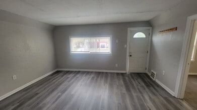 1292 Stratford St in Barberton, OH - Building Photo - Building Photo