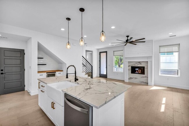 2405 E 11th St in Austin, TX - Building Photo - Building Photo