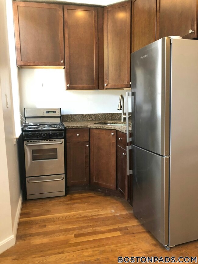 63 S Huntington Ave in Boston, MA - Building Photo - Building Photo