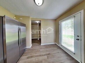 944 Stonehurst Dr in Franklin, IN - Building Photo - Building Photo