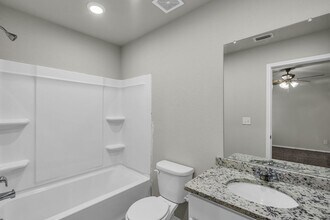 4443 Red Haven Dr in San Antonio, TX - Building Photo - Building Photo