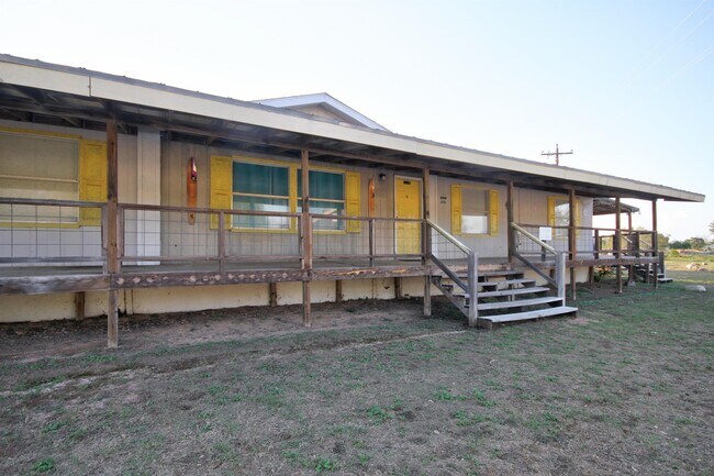 1504 TX-261 in Buchanan Dam, TX - Building Photo - Building Photo
