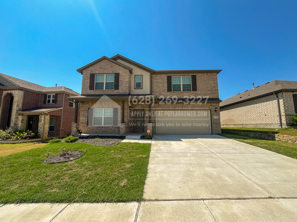 8729 Heliotrope Ln in Fort Worth, TX - Building Photo