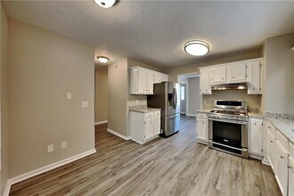 2733 Ashbury Point Ln in Marietta, GA - Building Photo - Building Photo