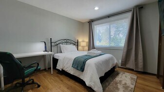 1803 N 200th St, Unit 116 in Shoreline, WA - Building Photo