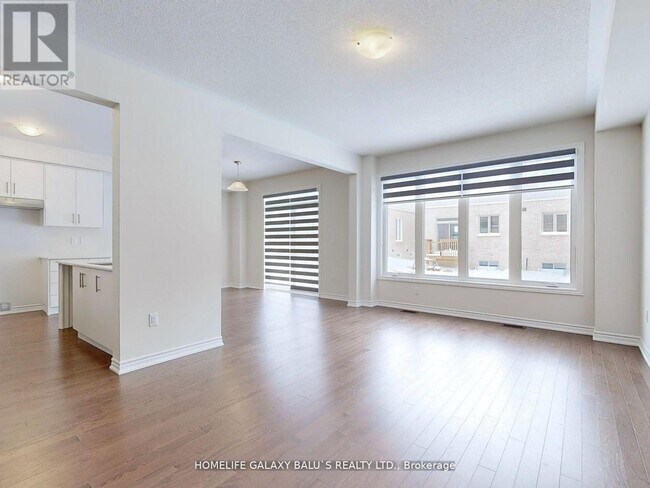 74 Gemini Dr in Barrie, ON - Building Photo - Building Photo