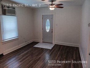 210 S Pacific St in Cape Girardeau, MO - Building Photo - Building Photo