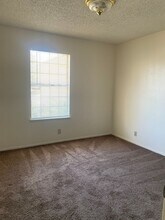 1028 Heartwood Way in Hanford, CA - Building Photo - Building Photo