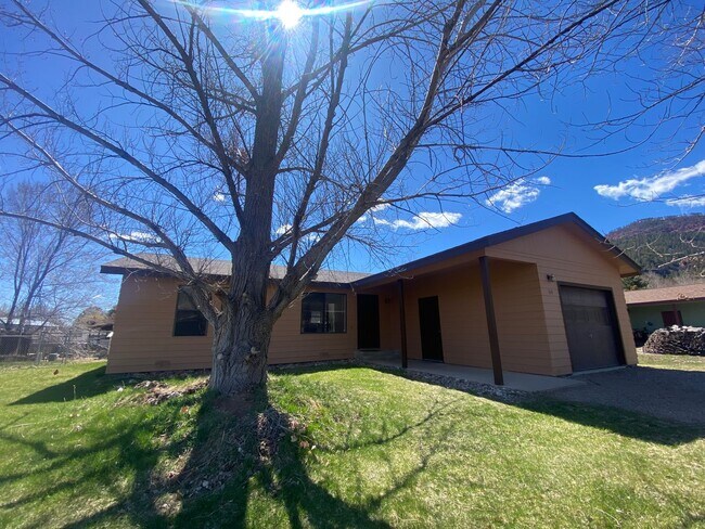 property at 114 Hermosa Cir