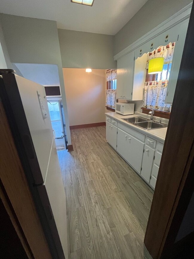 1700 S 9th Ave in Sioux Falls, SD - Building Photo - Building Photo