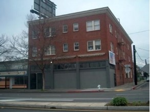 5500 San Pablo Ave in Emeryville, CA - Building Photo - Building Photo