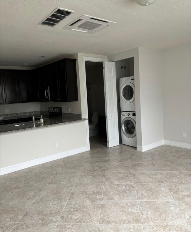 3353 E Mallory Blvd in Jupiter, FL - Building Photo - Building Photo