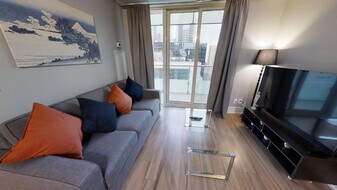 300 Front St W in Toronto, ON - Building Photo