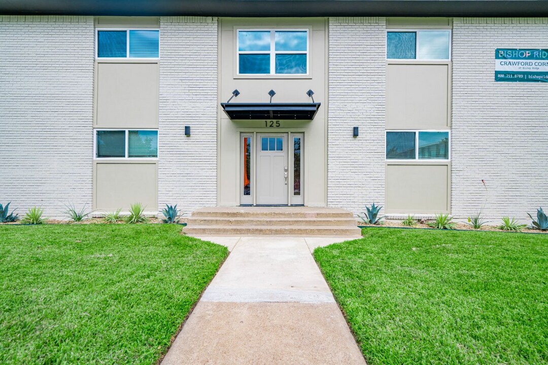 Crawford Corner in Dallas, TX - Building Photo