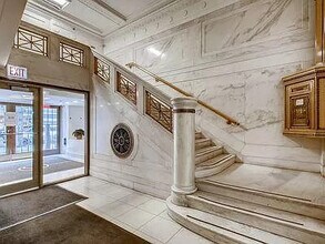 5 N Wabash Ave in Chicago, IL - Building Photo - Building Photo