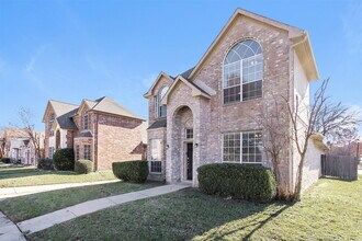 1418 Post Oak Dr in Rowlett, TX - Foto de edificio - Building Photo