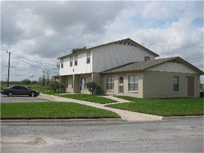 1100 E Santa Rosa Ave in Edcouch, TX - Building Photo