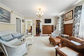 110 High St in Westerly, RI - Foto de edificio - Building Photo