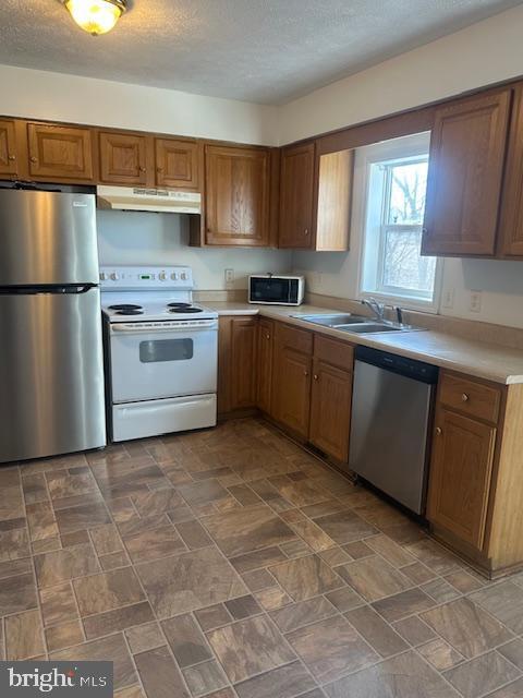 property at 353 Braeside Ave