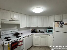 17 Fairbanks St, Unit 19-23 in Brookline, MA - Building Photo
