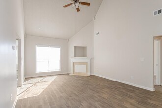 7317 Pinnacle Farms Dr in Memphis, TN - Building Photo - Building Photo