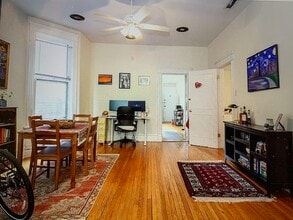 1029 W Montana St in Chicago, IL - Building Photo - Building Photo