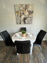 8402 Muldoon Ct, Unit Apt 211 in Henrico, VA - Foto de edificio - Building Photo