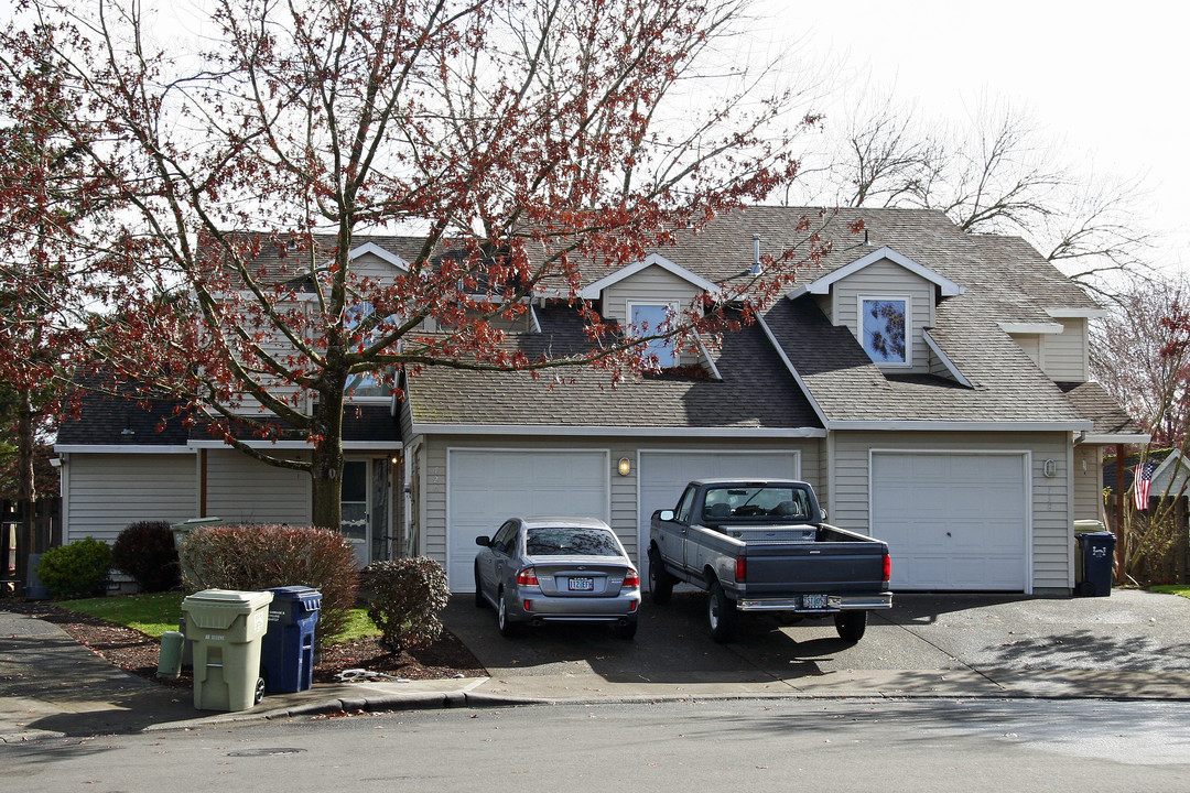 726-735 SW Back Court Pl in Beaverton, OR - Building Photo