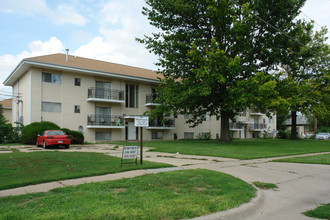 Capitol View Apartments in Lincoln, NE - Foto de edificio - Building Photo