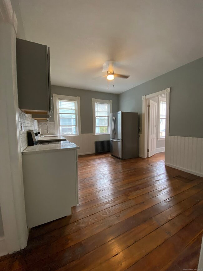 394 Gregory St in Bridgeport, CT - Building Photo - Building Photo