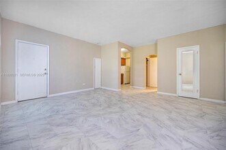 825 Alton Rd in Miami Beach, FL - Building Photo - Building Photo