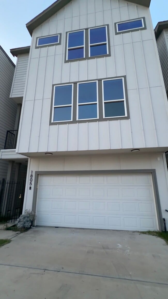 property at 1811 Brooks St
