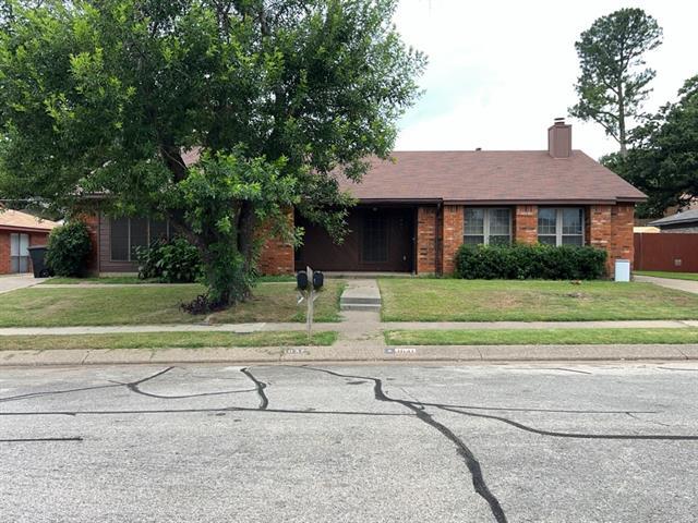 1037 Stableway Ln in Bedford, TX - Building Photo