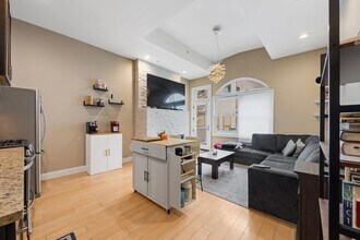 112 Liberty View Dr. in Elizabeth, NJ - Building Photo - Building Photo