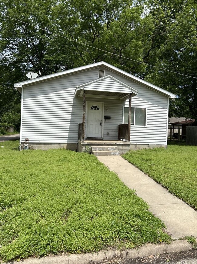 property at 205 E Kansas St