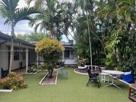 732 Moffett St in Hallandale Beach, FL - Building Photo