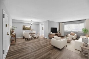 Lake Shore Park Apartments in Watervliet, NY - Building Photo