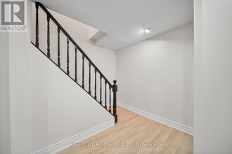 18 Josaly Dr in Toronto, ON - Building Photo - Building Photo