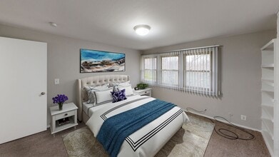 Eton Square Apartments & Townhomes in Birmingham, MI - Foto de edificio - Building Photo