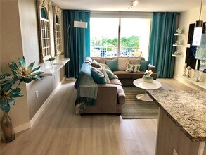 19999 E Country Club Dr, Unit 1405 in Aventura, FL - Building Photo - Building Photo