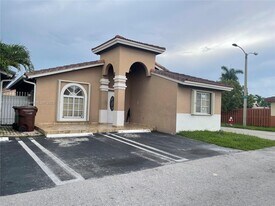 7001 W 35th Ave in Hialeah, FL - Building Photo