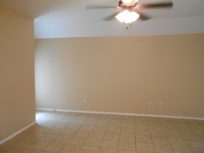 6710 Oakridge Ave in Lubbock, TX - Building Photo - Building Photo