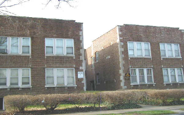 1631-1633 E 83rd St in Chicago, IL - Foto de edificio