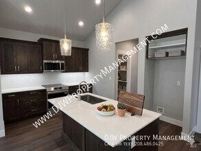 300 E Mayfield Rd in Boise, ID - Building Photo - Building Photo