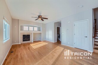 1220 Sunset Way in Erie, CO - Foto de edificio - Building Photo