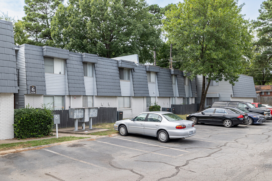 De Soto Park Apartments in Little Rock, AR - Foto de edificio