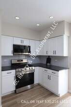 1076 S Parkside Dr in Palatine, IL - Building Photo - Building Photo